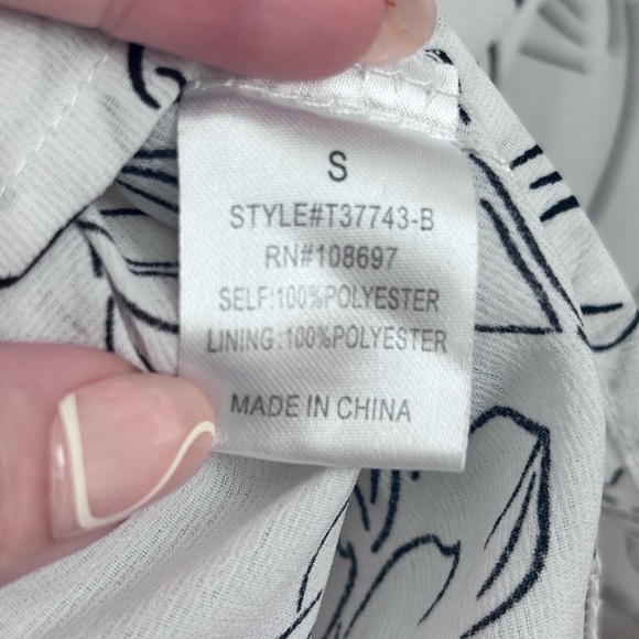 Alice Blue Monochrome Floral Patterned Blouse - Picture 9 of 9